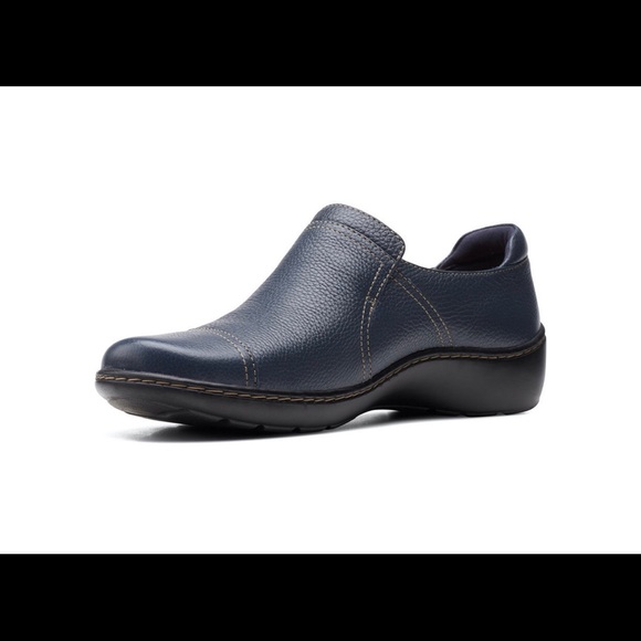 BRAND NEW Clarks Women's Collection Cora Poppy Shoe - Picture 2 of 11